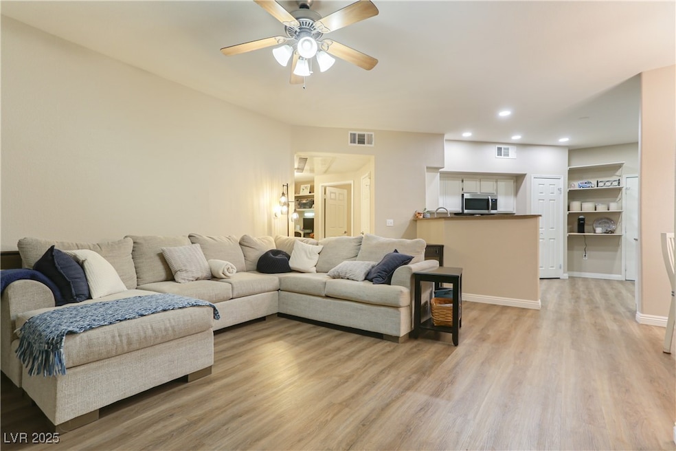 10550 W Alexander Rd unit 1068, Las Vegas, NV 89129 - photo 1