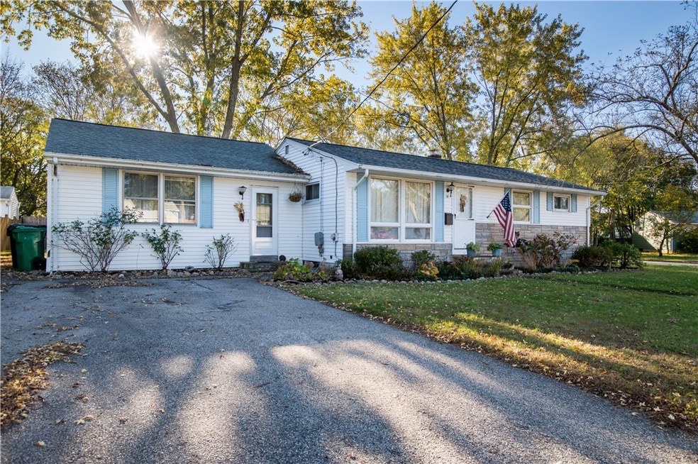 14 Burbank Dr, Warwick, RI 02886 - photo 1