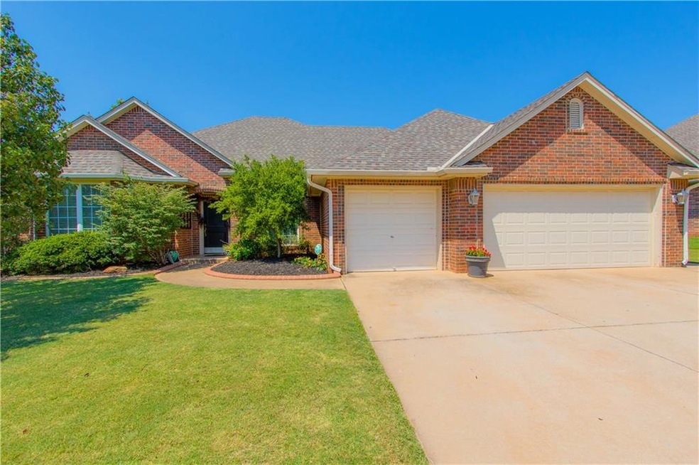 2709 Lancaster Ct, Edmond, OK 73012 - photo 1