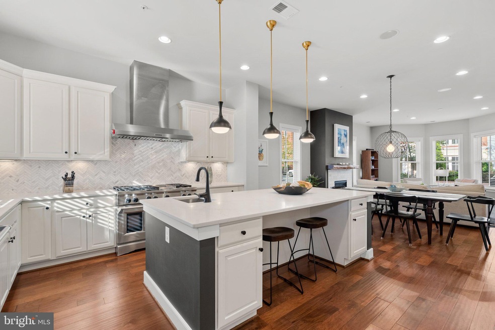 2308 Main Line Blvd, Alexandria, VA 22301 - photo 1