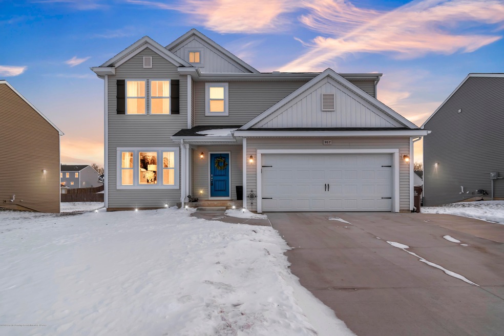 957-Pennine-Ridge-Grand-Ledge-Michigan-w