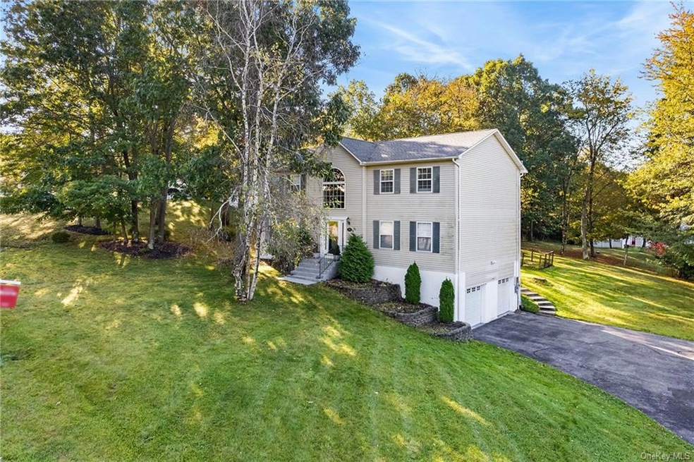 78 Lexington Dr, Newburgh, NY 12550 - photo 1