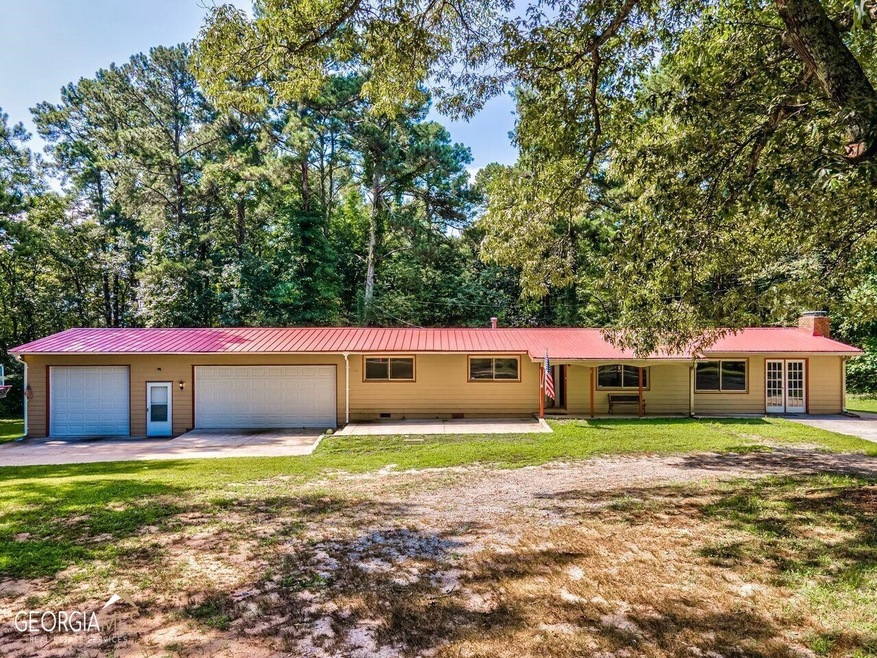 219 Pritchett in a secluded area of Woodstock