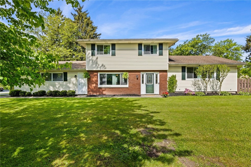 Pending $299,900 • Co-Listing Agent