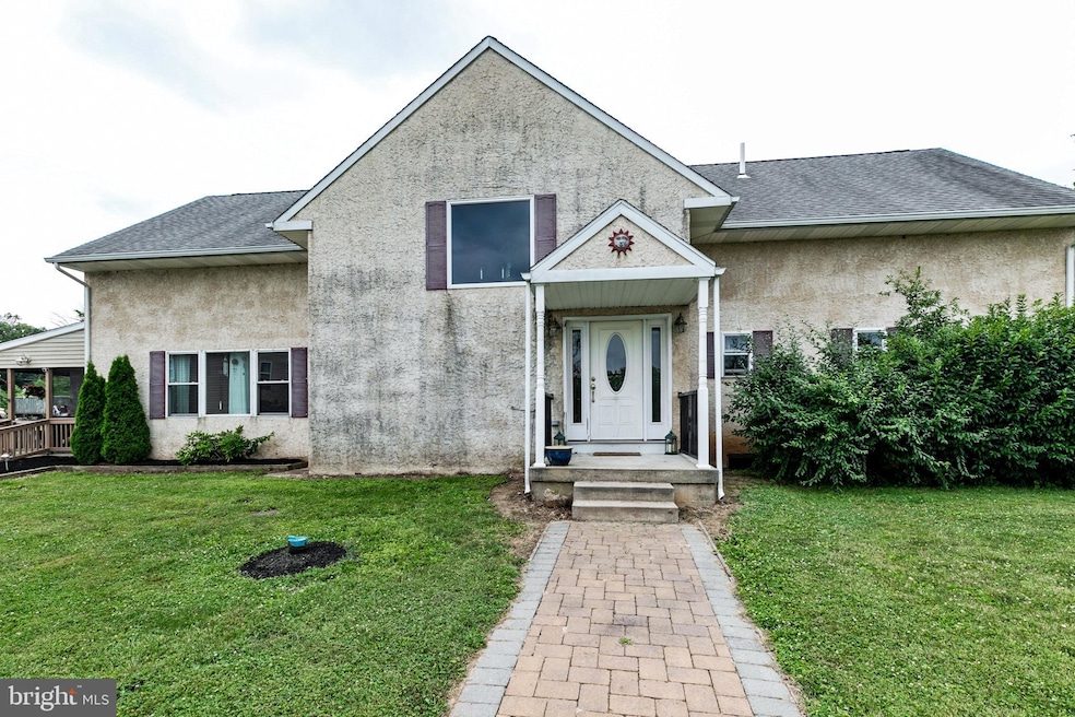 3585 Smith Rd, Furlong, PA 18925 - photo 1