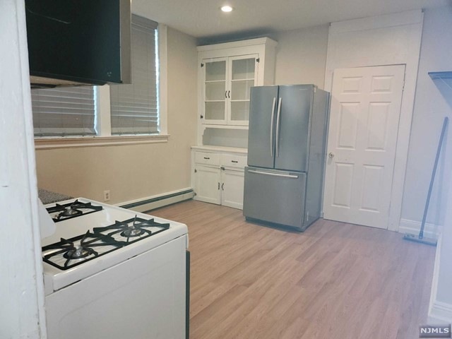 457 Thomas Ave unit 2, Lyndhurst, NJ 07071 - photo 1