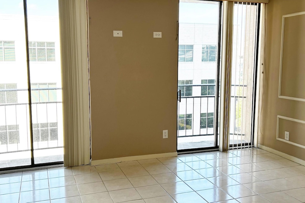 Doorway with healthy amount of natural light, til