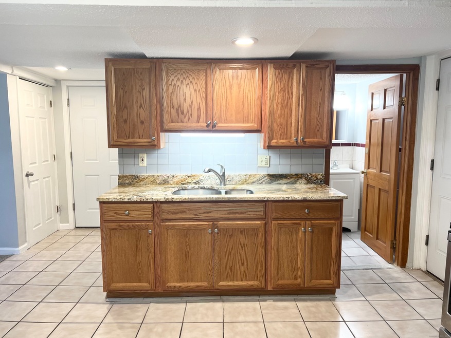 204 S Main St unit 6, Middletown, CT 06457 - photo 1