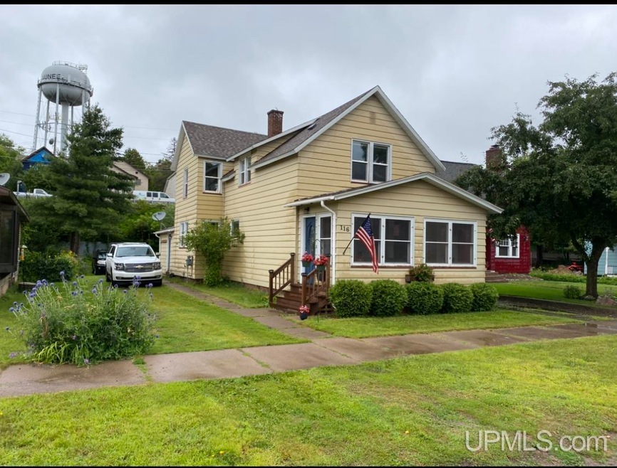 116 W Clark St, Negaunee, MI 49866 - photo 1