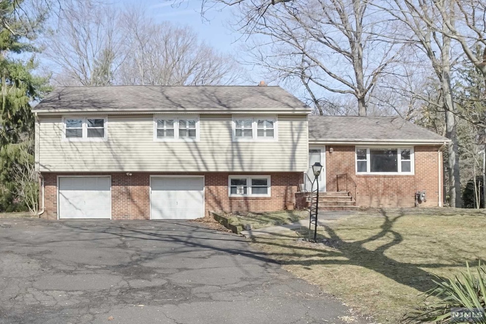 9 Glen Ln, Hillsdale, NJ 07642 - photo 1