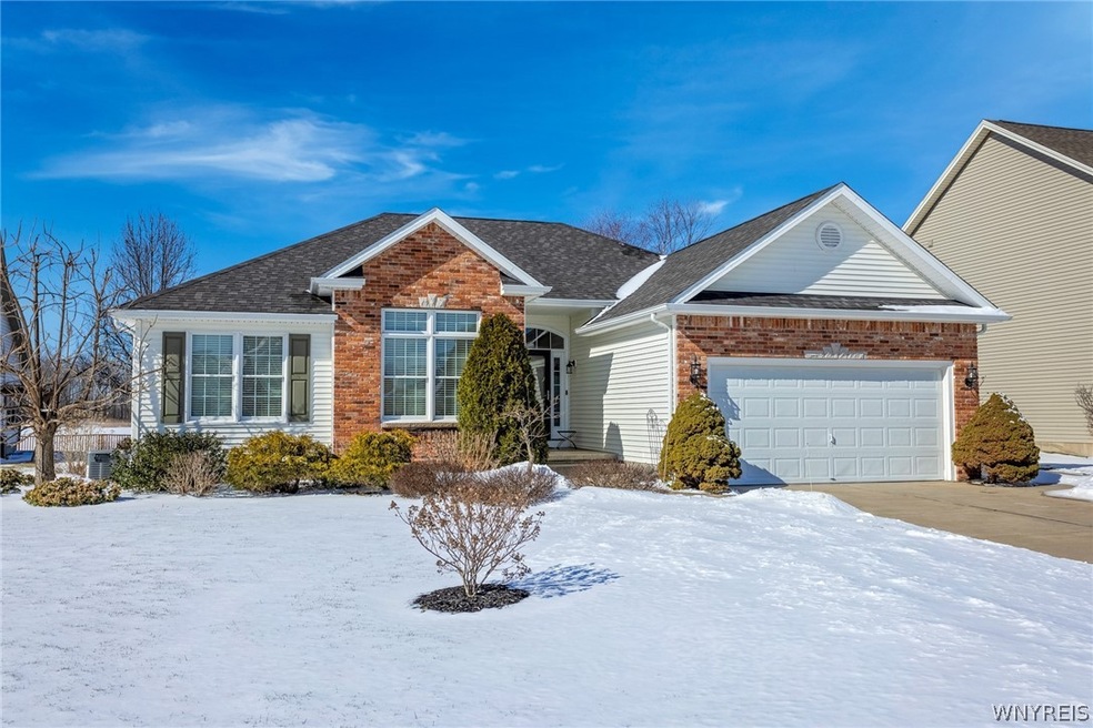 7148 Lakeside Ct, Niagara Falls, NY 14304 - photo 1