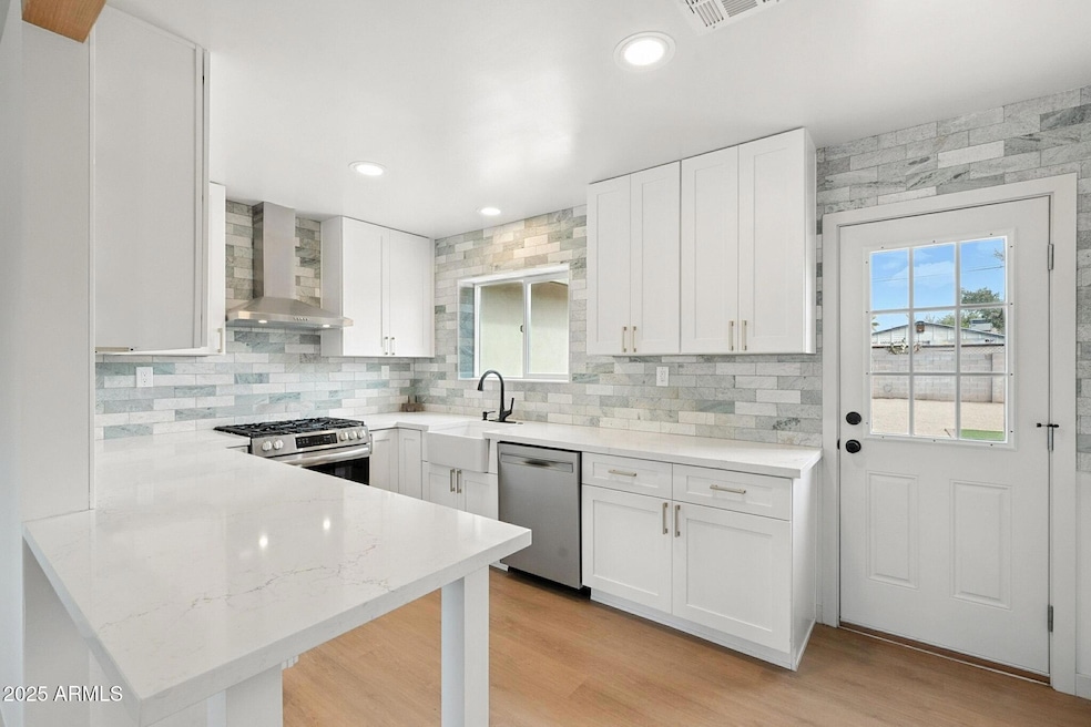 1642 E Turney Ave, Phoenix, AZ 85016 - photo 1