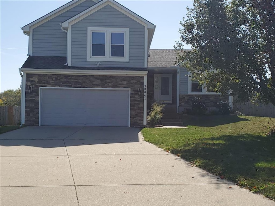 20641 W Sycamore Dr, Spring Hill, KS 66083 - photo 1