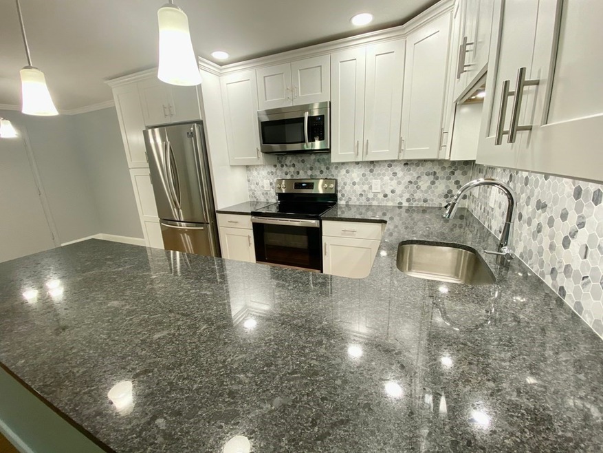 62 Jacqueline Rd unit 6, Waltham, MA 02452 - photo 1