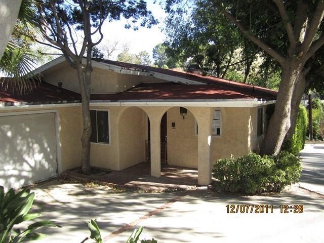 5220 Elvira Rd, Woodland Hills, CA 91364 - photo 1