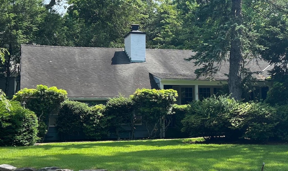 Pending $1,300,000 • Co-Listing Agent