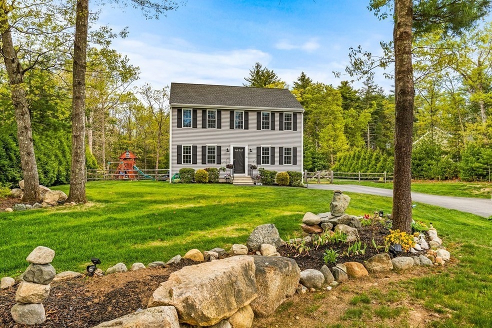 91 Plymouth St, Carver, MA 02330 - photo 1