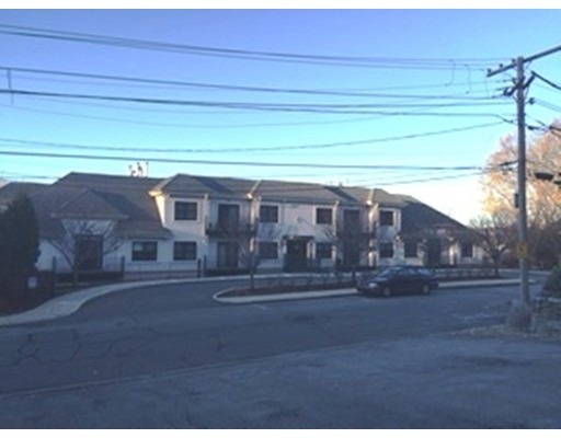 558 E Merrimack St unit 30, Lowell, MA 01852 - photo 1