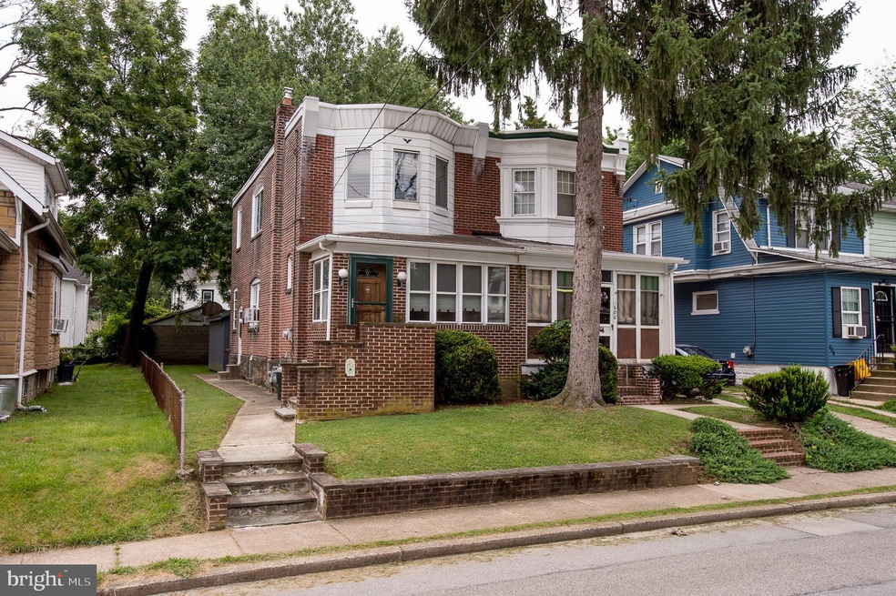604 Beechwood Ave, Darby, PA 19023 - photo 1