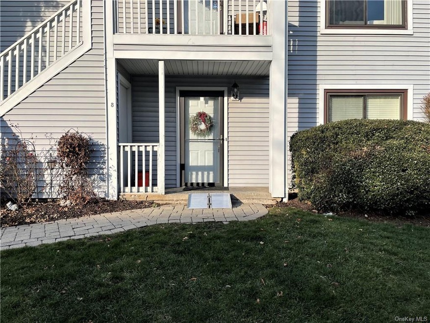 8 Country Place, Mohegan Lake, NY 10547 - photo 1