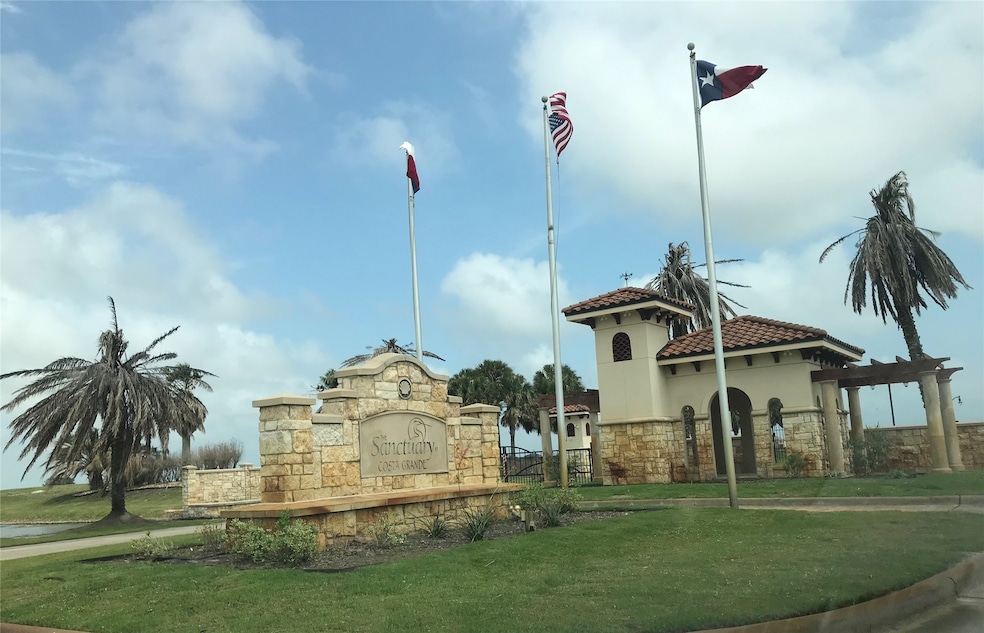  Exclusive Neighborhood with lots of amenities.