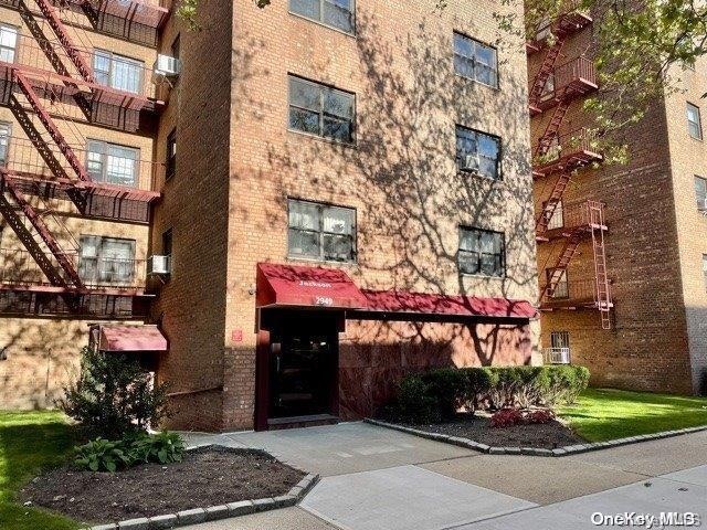 2949 137th St unit 6L, Flushing, NY 11354 - photo 1