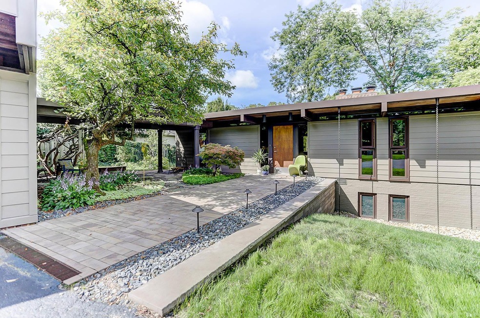 Delightful mid century home!