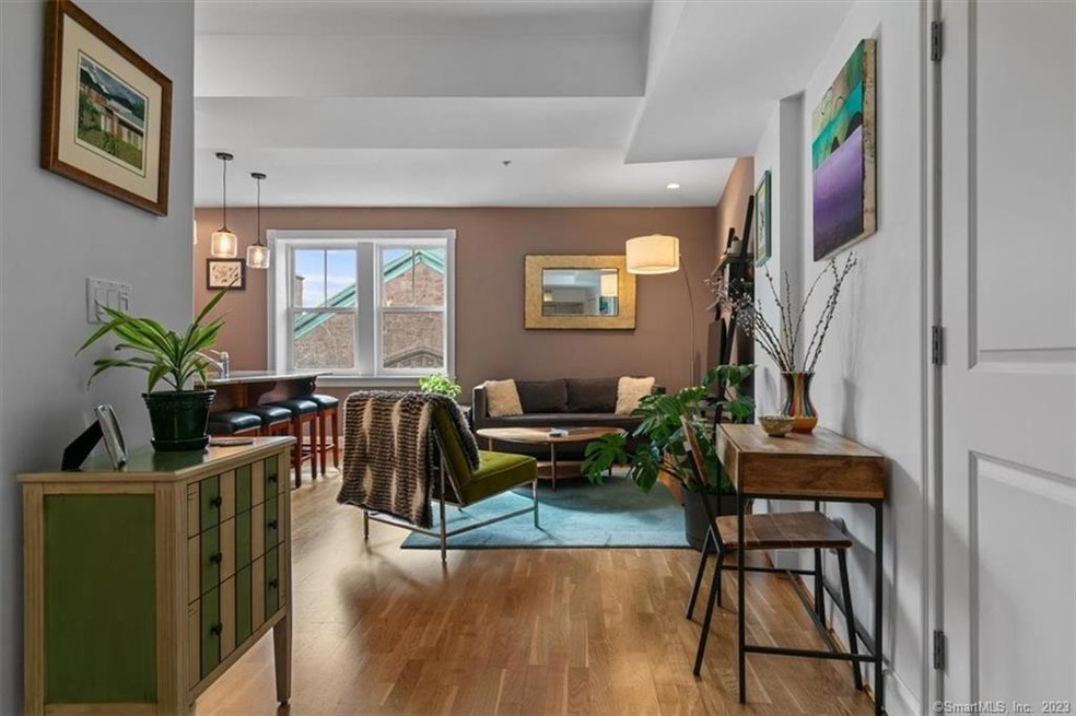 629 Chapel St unit 5C, New Haven, CT 06511 - photo 1