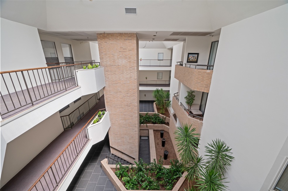 5200 Weslayan St unit 312A, Houston, TX 77005 - photo 1