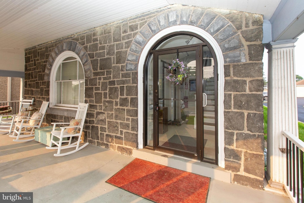 334 1-F E Main St unit 1F, Collegeville, PA 19426 - photo 1