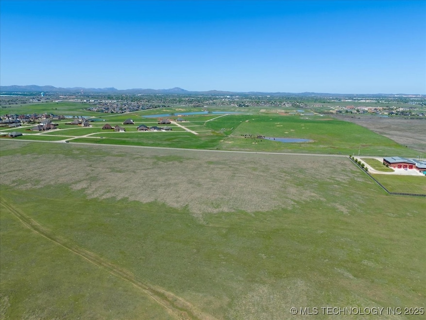 6 SW Bishop Rd, Lawton, OK 73505 - photo 1