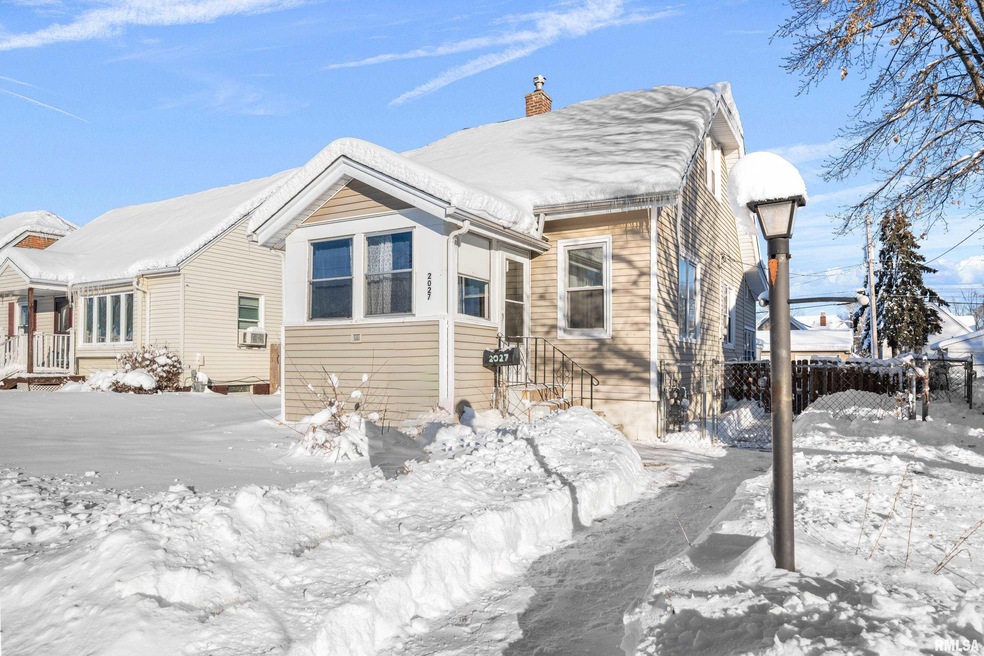 2027 44th St, Rock Island, IL 61201 - photo 1