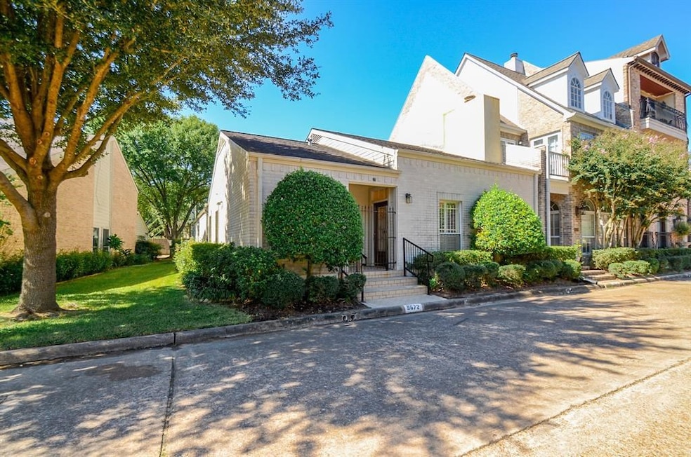 9672 Longmont Dr, Houston, TX 77063 - photo 1