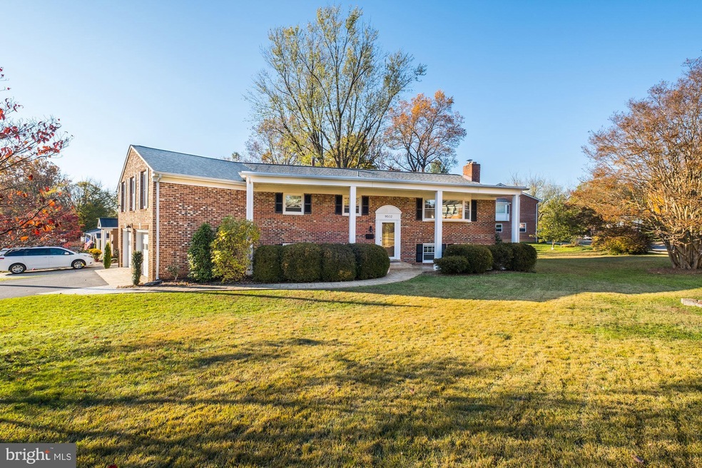 9502 Farmview Ct, Fairfax, VA 22032 - photo 1
