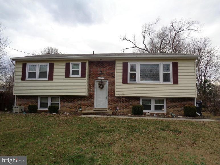 9007 Phyllis Dr, Clinton, MD 20735 - photo 1