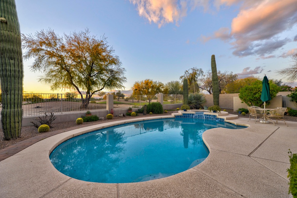 033_Pool Entry