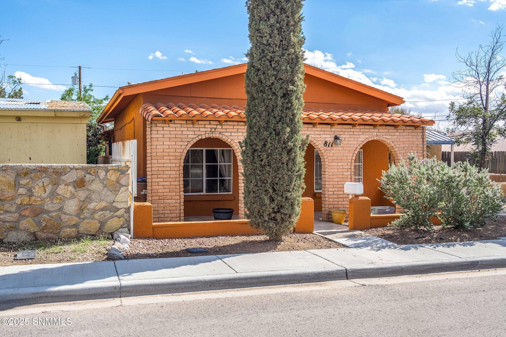 811 McFie Ave, Las Cruces, NM 88005 - photo 1