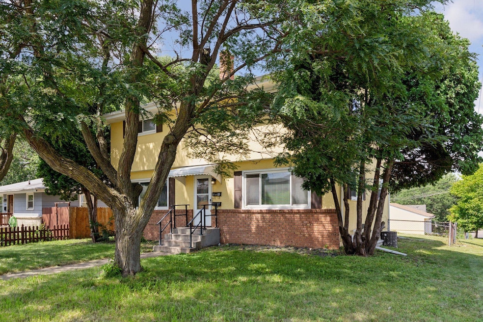 1489 6th St E, Saint Paul, MN 55106 - photo 1