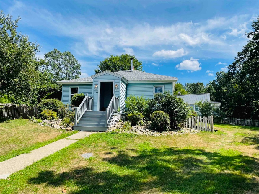 168 Mammoth Rd, Londonderry, NH 03053 - photo 1