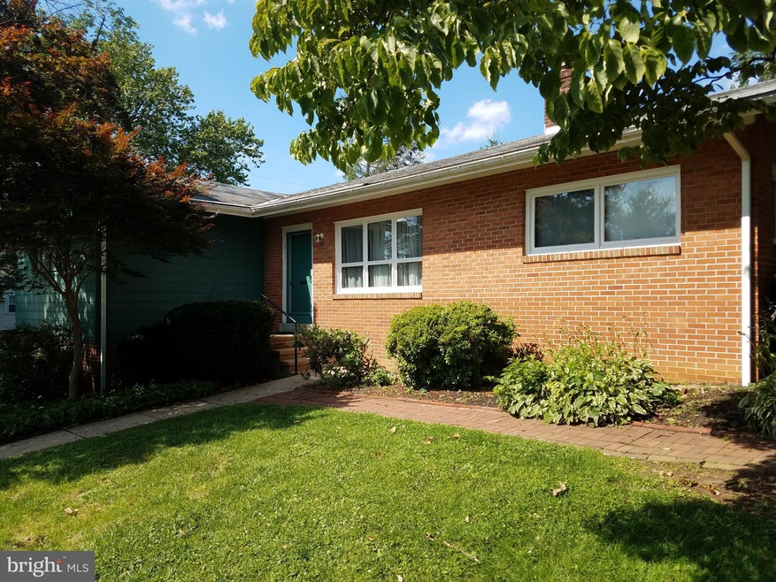 311 Wellington Ave, Reading, PA 19609 - photo 1