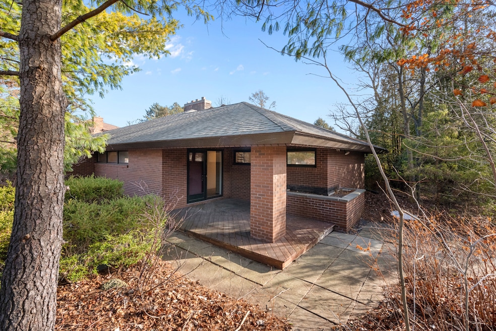 828 Green Tree Rd Kohler