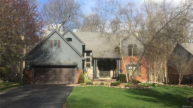 6289 Mission Dr, West Bloomfield, MI 48324 - photo 1