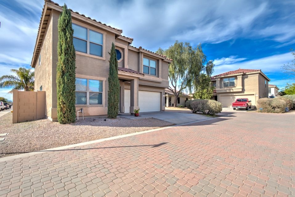 2436 E Hazeltine Way