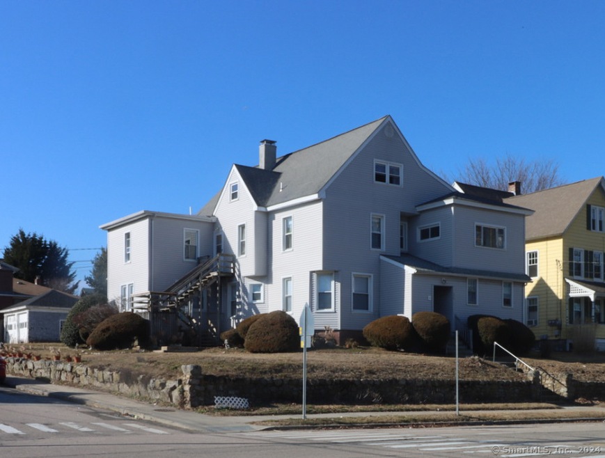 179 Montauk Ave unit 7, New London, CT 06320 - photo 1