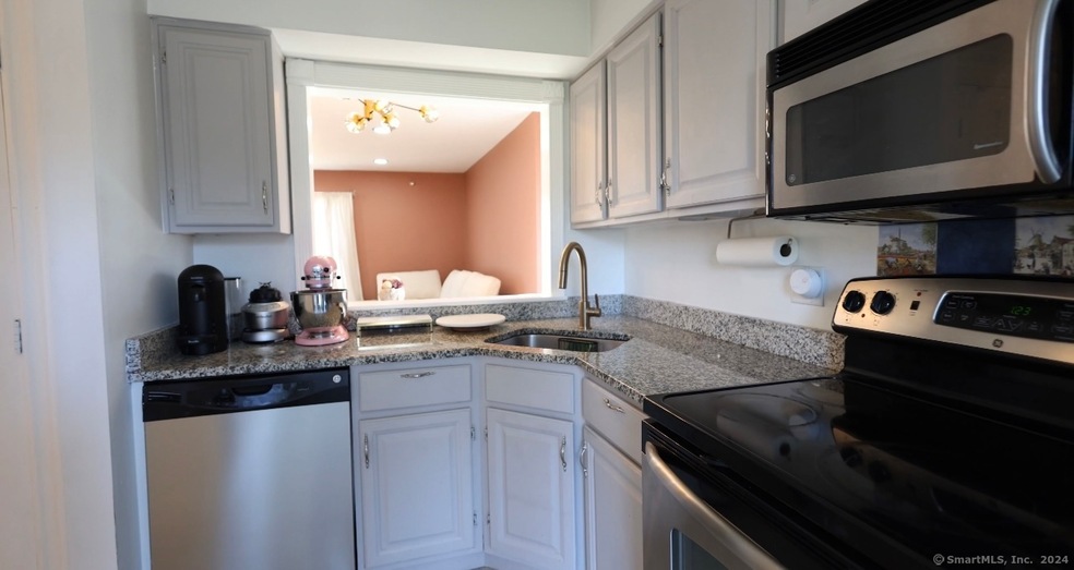 178 Flax Hill Rd unit A204, Norwalk, CT 06854 - photo 1