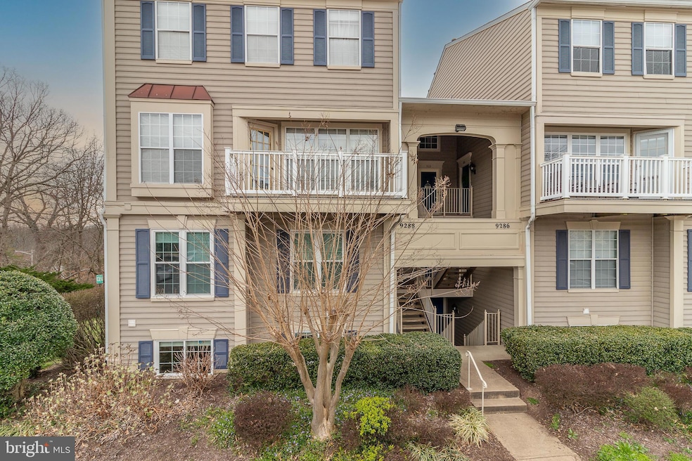 9288 Cardinal Forest Ln unit 101, Lorton, VA 22079 - photo 1