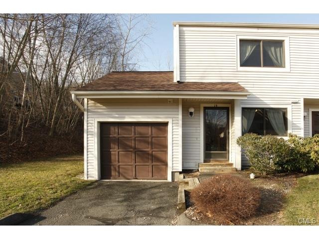 14 Deer Run unit 32, Bethel, CT 06801 - photo 1