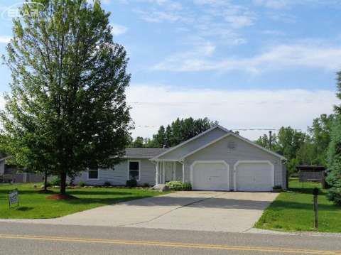 7233 Stanley Rd, Flushing, MI 48433 - photo 1