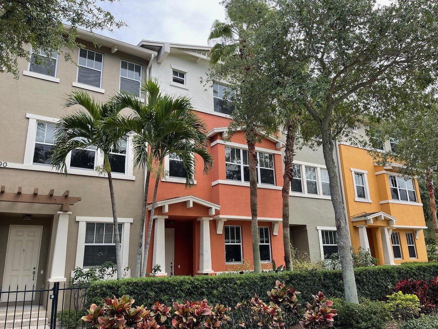 690 Amador Ln unit 1536, West Palm Beach, FL 33401 - photo 1