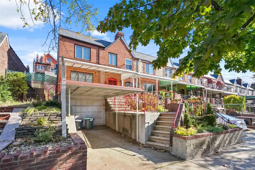 53121 63rd St, Maspeth, NY 11378 - photo 1